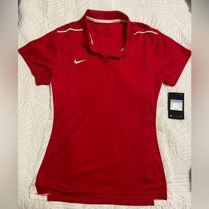 WOMENS RED NIKE SHIRT, SIZE M